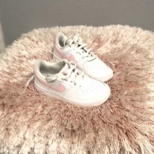 Little girl tennis shoes